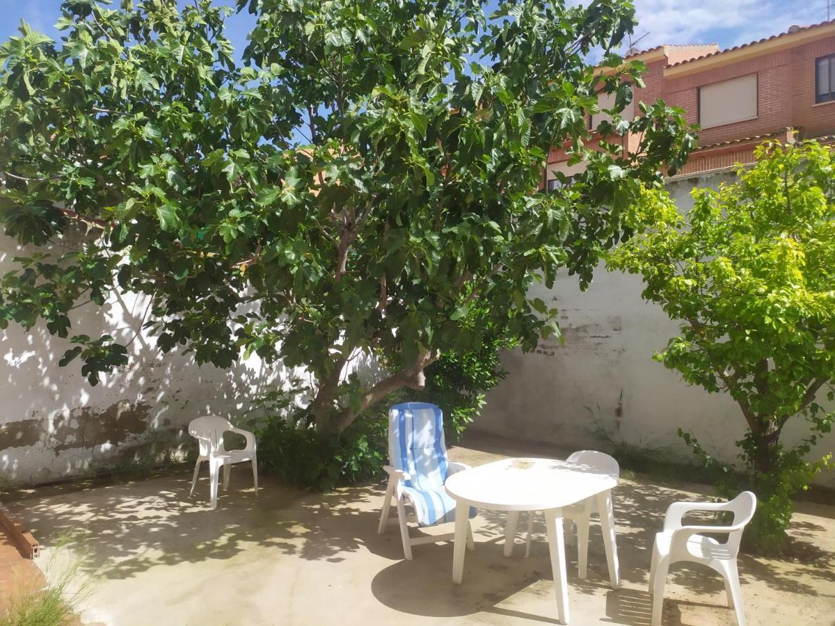 Habitacion Privada Triple Toledo Exterior photo
